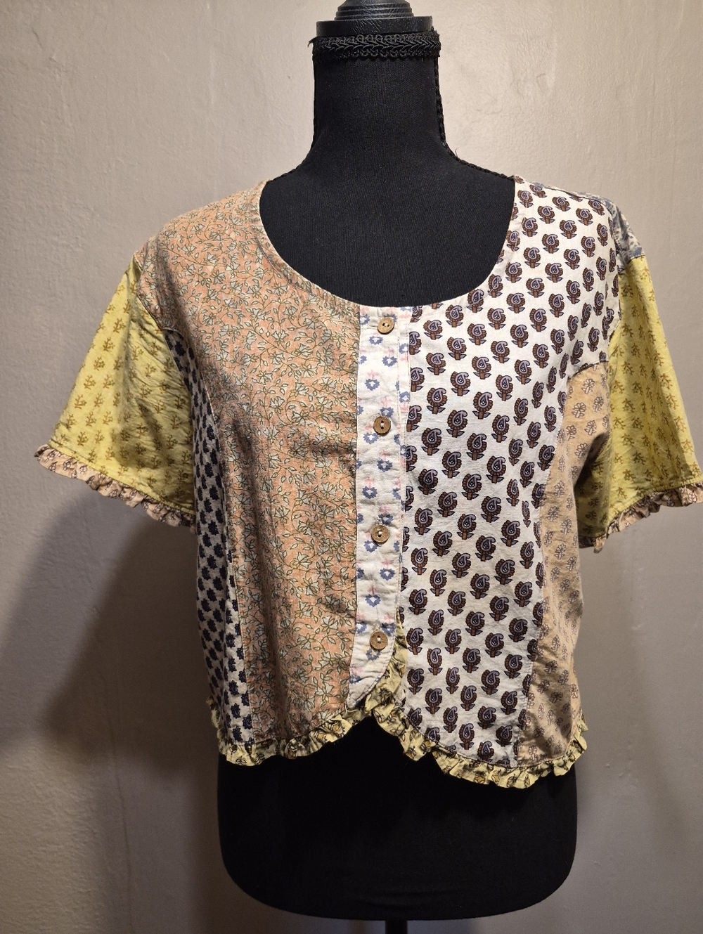 Sacred Threads Floral Patchwork Button Down Crop Top Blouse Medium Boho